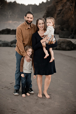 Tiffany-Fogarty-Creek-Family-Photos-2024-9