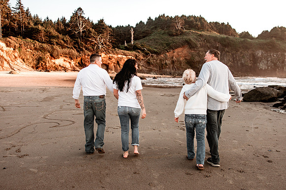 Mike-Heather-Depoe-Bay-Oregon-Anniversary-Photos (30 of 71)