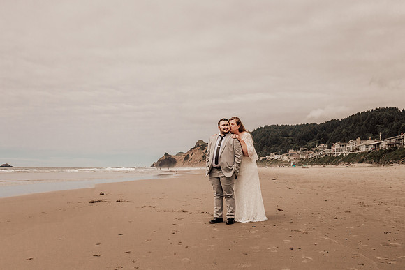 Jordan-Lainey-Roads-End-lincoln-City-oregon-airbnb-Elopement-photos-52
