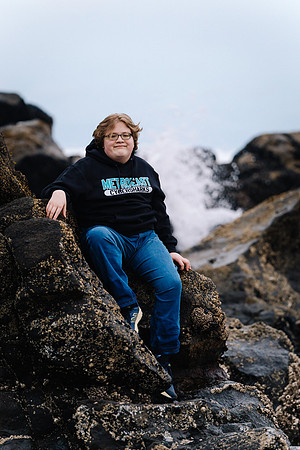 Alex-Senior-Photos-2024-DepoeBAY-Oregon (20 of 32)