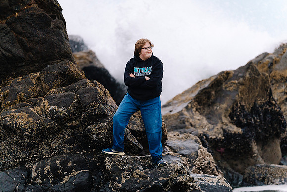Alex-Senior-Photos-2024-DepoeBAY-Oregon (27 of 32)