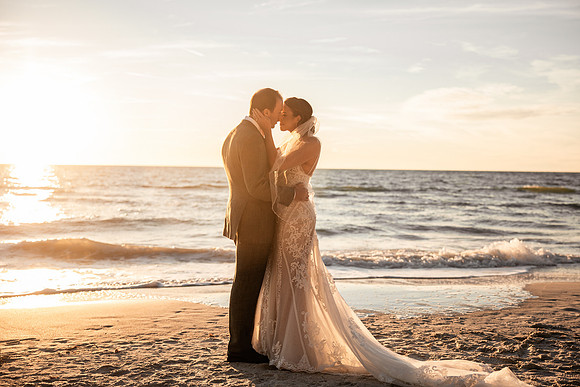 Bennett-Tamra-Sunset-Beach-House-Wedding-Saint-Peterburg-Florida-2021-8096