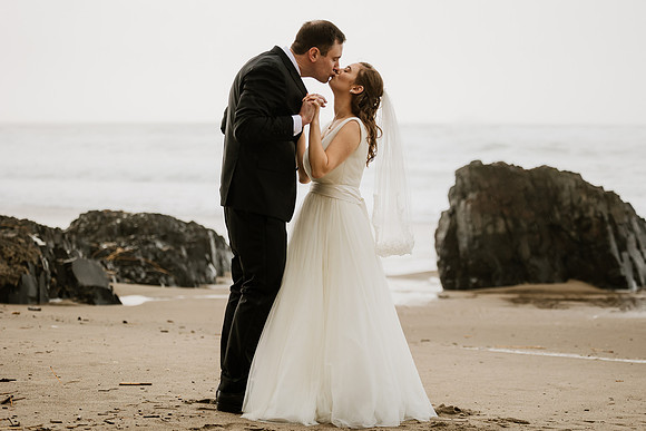 Alex-Danielle-Inn-Spanish-Head-Lincoln-City-oregon-wedding-0523