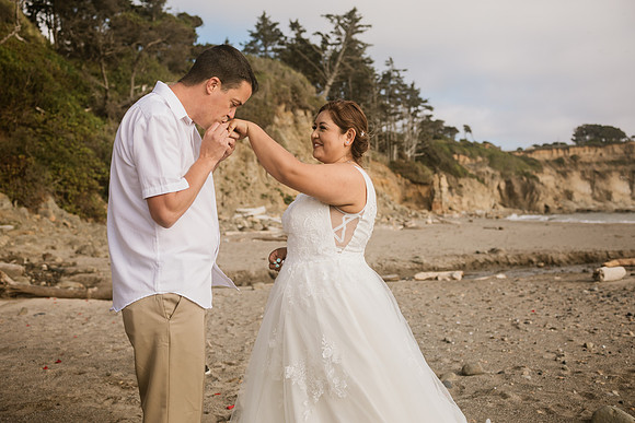 Adam-Veronica-Otter-Crest-Inn-Depoe-Bay-Oregon-Elopement-Photos-5876