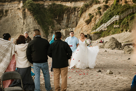 Adam-Veronica-Otter-Crest-Inn-Depoe-Bay-Oregon-Elopement-Photos-7429