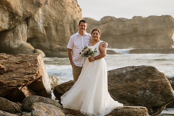Adam-Veronica-Otter-Crest-Inn-Depoe-Bay-Oregon-Elopement-Photos-7800