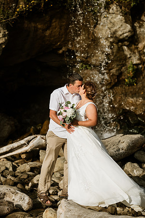 Adam-Veronica-Otter-Crest-Inn-Depoe-Bay-Oregon-Elopement-Photos-7617