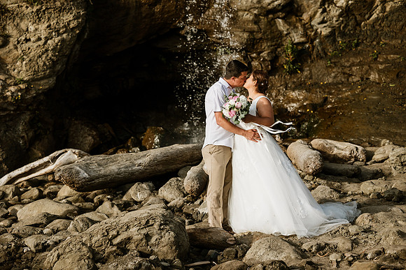 Adam-Veronica-Otter-Crest-Inn-Depoe-Bay-Oregon-Elopement-Photos-7627