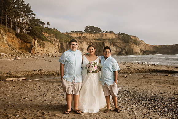Adam-Veronica-Otter-Crest-Inn-Depoe-Bay-Oregon-Elopement-Photos-5986