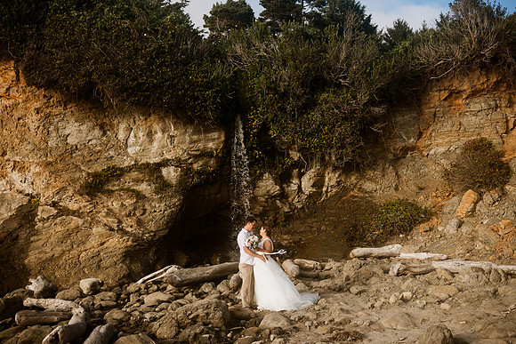 Adam-Veronica-Otter-Crest-Inn-Depoe-Bay-Oregon-Elopement-Photos-6065