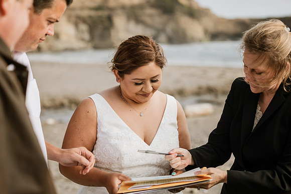 Adam-Veronica-Otter-Crest-Inn-Depoe-Bay-Oregon-Elopement-Photos-7491