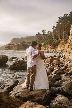Adam-Veronica-Otter-Crest-Inn-Depoe-Bay-Oregon-Elopement-Photos-6139
