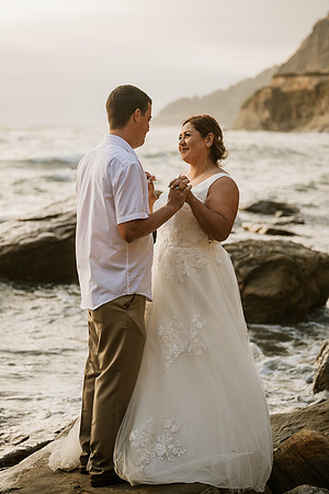 Adam-Veronica-Otter-Crest-Inn-Depoe-Bay-Oregon-Elopement-Photos-7765
