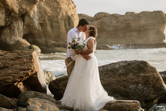 Adam-Veronica-Otter-Crest-Inn-Depoe-Bay-Oregon-Elopement-Photos-7834