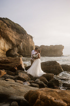 Adam-Veronica-Otter-Crest-Inn-Depoe-Bay-Oregon-Elopement-Photos-6177