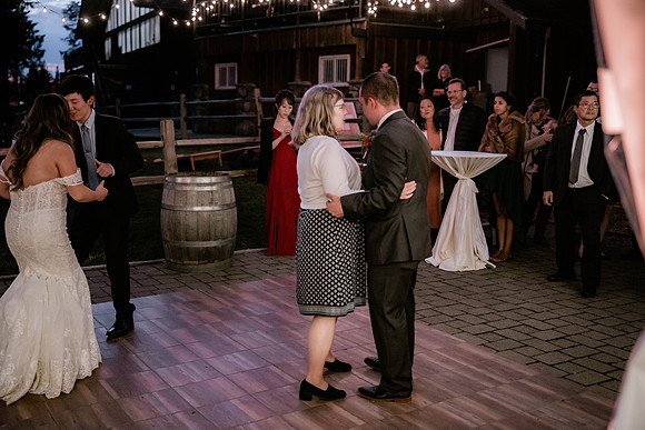 Sean-Stellar-Ski-Bowl-Mount-Hood-Oregon-Wedding-7628