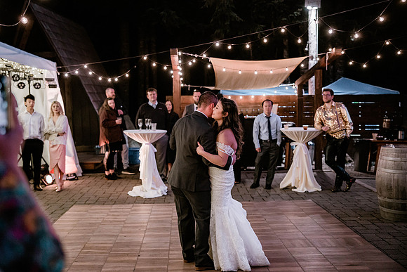 Sean-Stellar-Ski-Bowl-Mount-Hood-Oregon-Wedding-7563