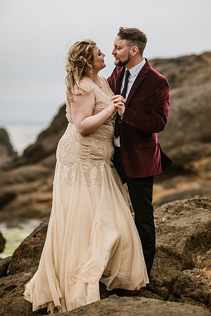 Spencer-Brandy-Fishing-Rock-State-Park-Depoe-Bay-Oregon-Elopement- Photos-9690