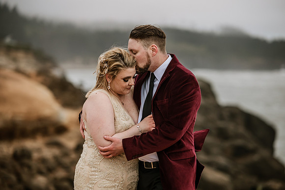 Spencer-Brandy-Fishing-Rock-State-Park-Depoe-Bay-Oregon-Elopement- Photos-9759
