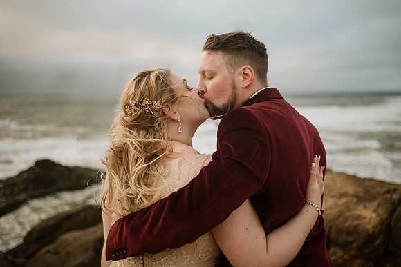 Spencer-Brandy-Fishing-Rock-State-Park-Depoe-Bay-Oregon-Elopement- Photos-0439