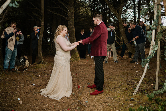 Spencer-Brandy-Fishing-Rock-State-Park-Depoe-Bay-Oregon-Elopement- Photos--4