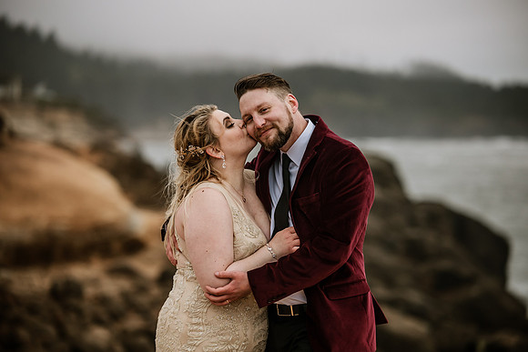 Spencer-Brandy-Fishing-Rock-State-Park-Depoe-Bay-Oregon-Elopement- Photos-9784