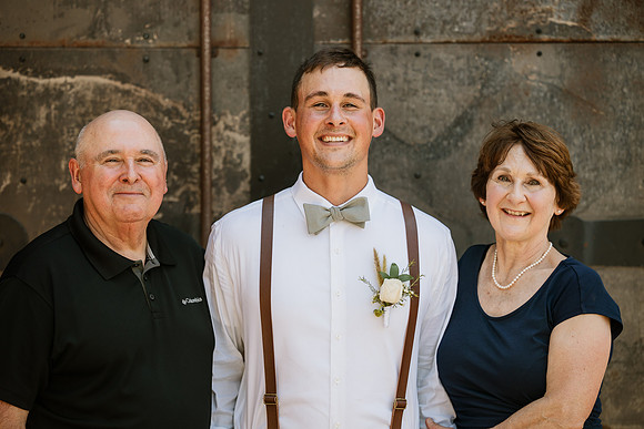 Brad-Jessica-Redland-Family-Farm-Oregon-City-Wedding-Photos-4036