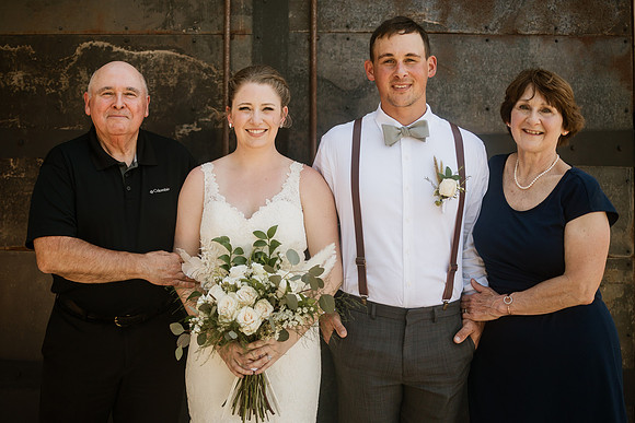 Brad-Jessica-Redland-Family-Farm-Oregon-City-Wedding-Photos-3805