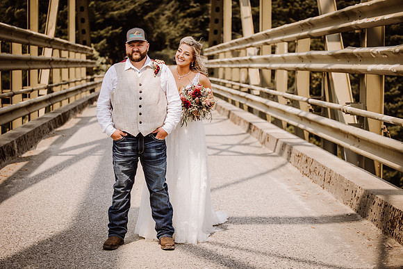 Tyler-Riley-Gold-Beach-Wedding-Photos-7357