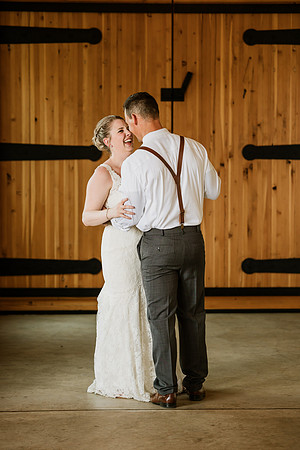 Brad-Jessica-Redland-Family-Farm-Oregon-City-Wedding-Photos-4296-2
