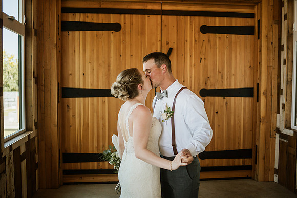 Brad-Jessica-Redland-Family-Farm-Oregon-City-Wedding-Photos-3517