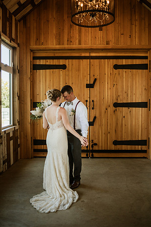 Brad-Jessica-Redland-Family-Farm-Oregon-City-Wedding-Photos-3491