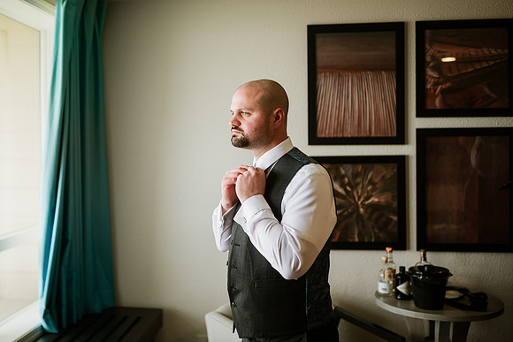 Tyler-Jennifer-Chinook-Winds-Casino-Lincoln-City-Oregon-Wedding-16