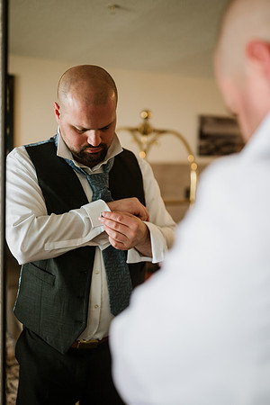 Tyler-Jennifer-Chinook-Winds-Casino-Lincoln-City-Oregon-Wedding-14