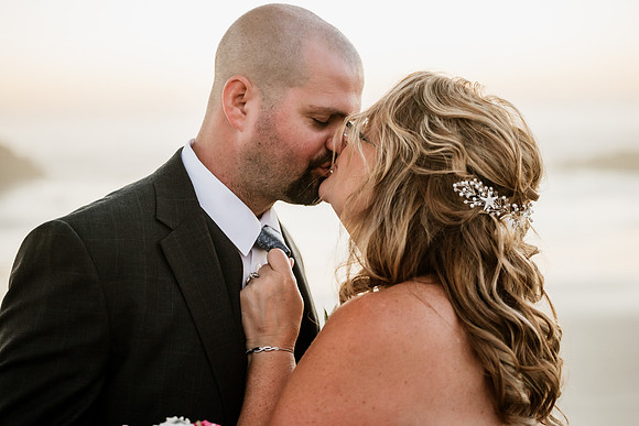 Tyler-Jennifer-Chinook-Winds-Casino-Lincoln-City-Oregon-Wedding-202