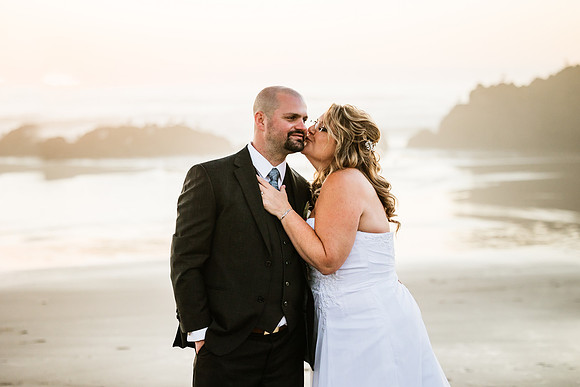 Tyler-Jennifer-Chinook-Winds-Casino-Lincoln-City-Oregon-Wedding-184