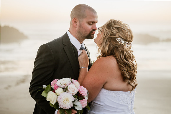 Tyler-Jennifer-Chinook-Winds-Casino-Lincoln-City-Oregon-Wedding-203