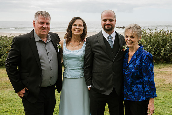 Tyler-Jennifer-Chinook-Winds-Casino-Lincoln-City-Oregon-Wedding-51
