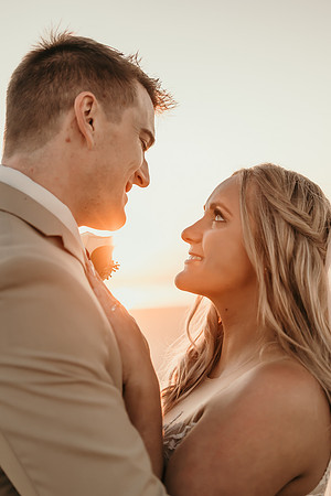 Michael-Annie-pacific-City-Cape-Kiwanda-Oregon-Elopement-2021-81