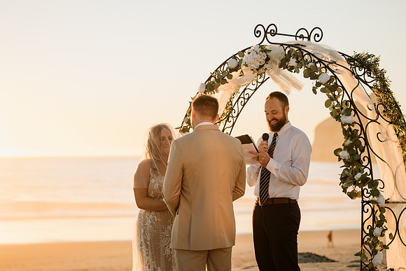 Michael-Annie-pacific-City-Cape-Kiwanda-Oregon-Elopement-2021-61