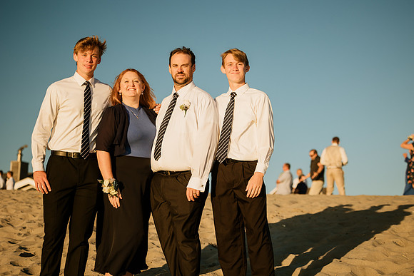 Michael-Annie-pacific-City-Cape-Kiwanda-Oregon-Elopement-2021-33