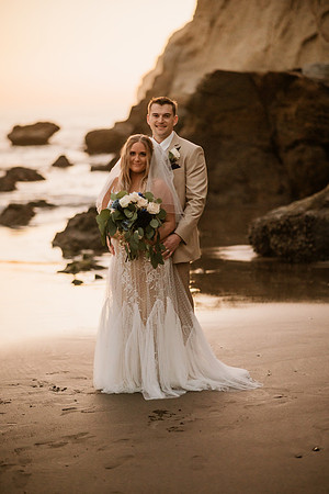 Michael-Annie-pacific-City-Cape-Kiwanda-Oregon-Elopement-2021-112