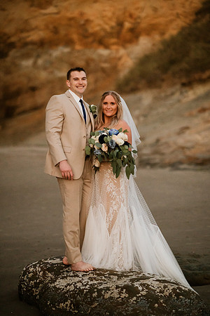 Michael-Annie-pacific-City-Cape-Kiwanda-Oregon-Elopement-2021-118