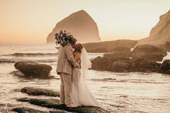 Michael-Annie-pacific-City-Cape-Kiwanda-Oregon-Elopement-2021-103