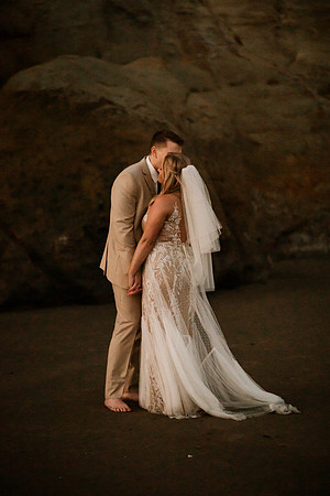 Michael-Annie-pacific-City-Cape-Kiwanda-Oregon-Elopement-2021-128
