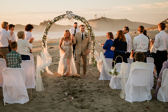 Michael-Annie-pacific-City-Cape-Kiwanda-Oregon-Elopement-2021-71