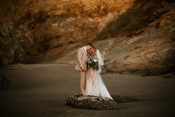 Michael-Annie-pacific-City-Cape-Kiwanda-Oregon-Elopement-2021-119