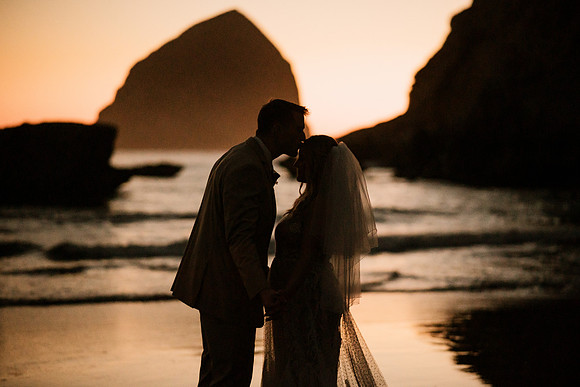 Michael-Annie-pacific-City-Cape-Kiwanda-Oregon-Elopement-2021-131