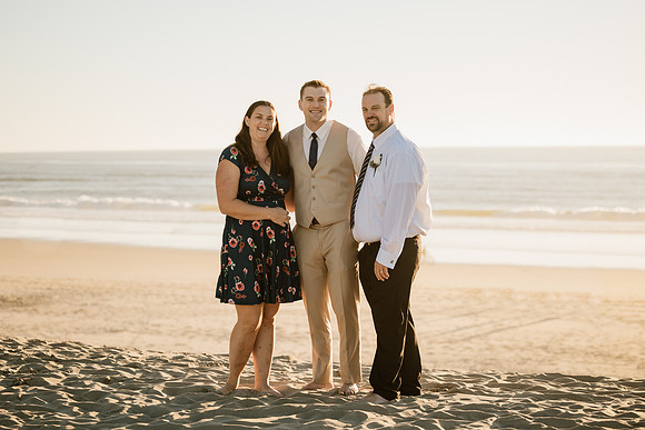 Michael-Annie-pacific-City-Cape-Kiwanda-Oregon-Elopement-2021-29