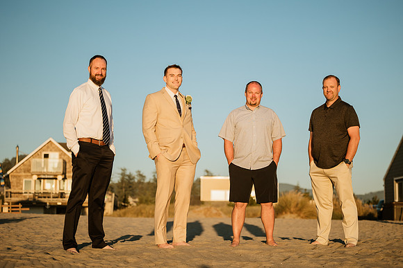 Michael-Annie-pacific-City-Cape-Kiwanda-Oregon-Elopement-2021-38